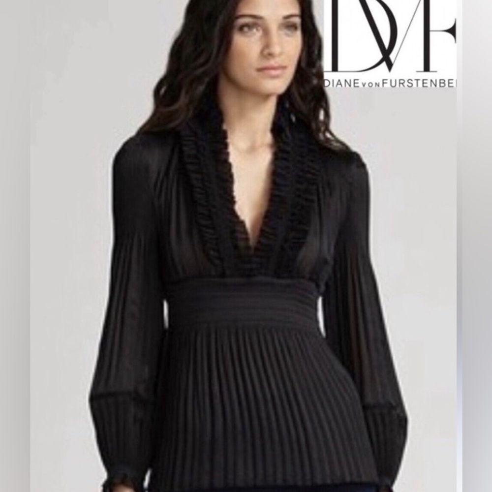 DVF Diane von Furstenberg Black Matador Blouse Pleated Ruffle Detail  Size 6